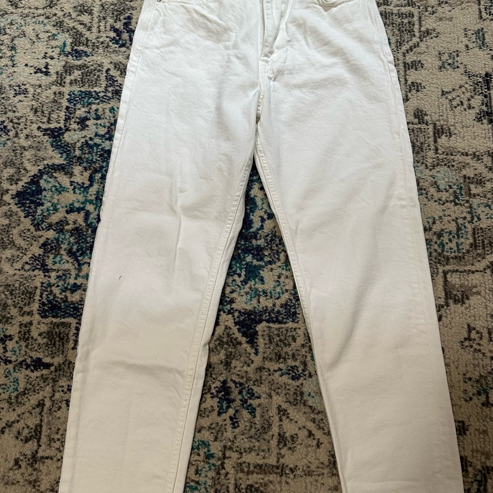 Zara Mom’s fit white high waisted jeans